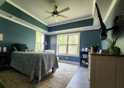 Bedroom with tray ceiling